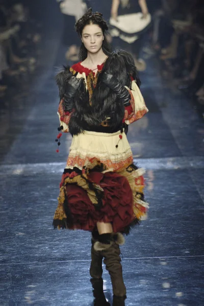 Look 14